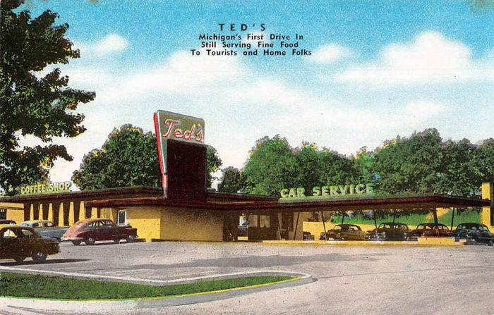 Teds Drive-In (Teds Trailer) - Old Postcard (newer photo)